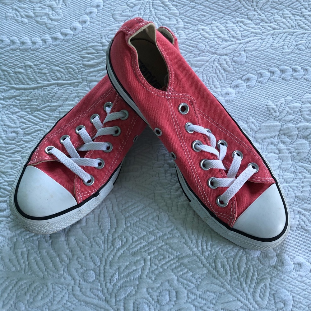 Converse Tennis shoes